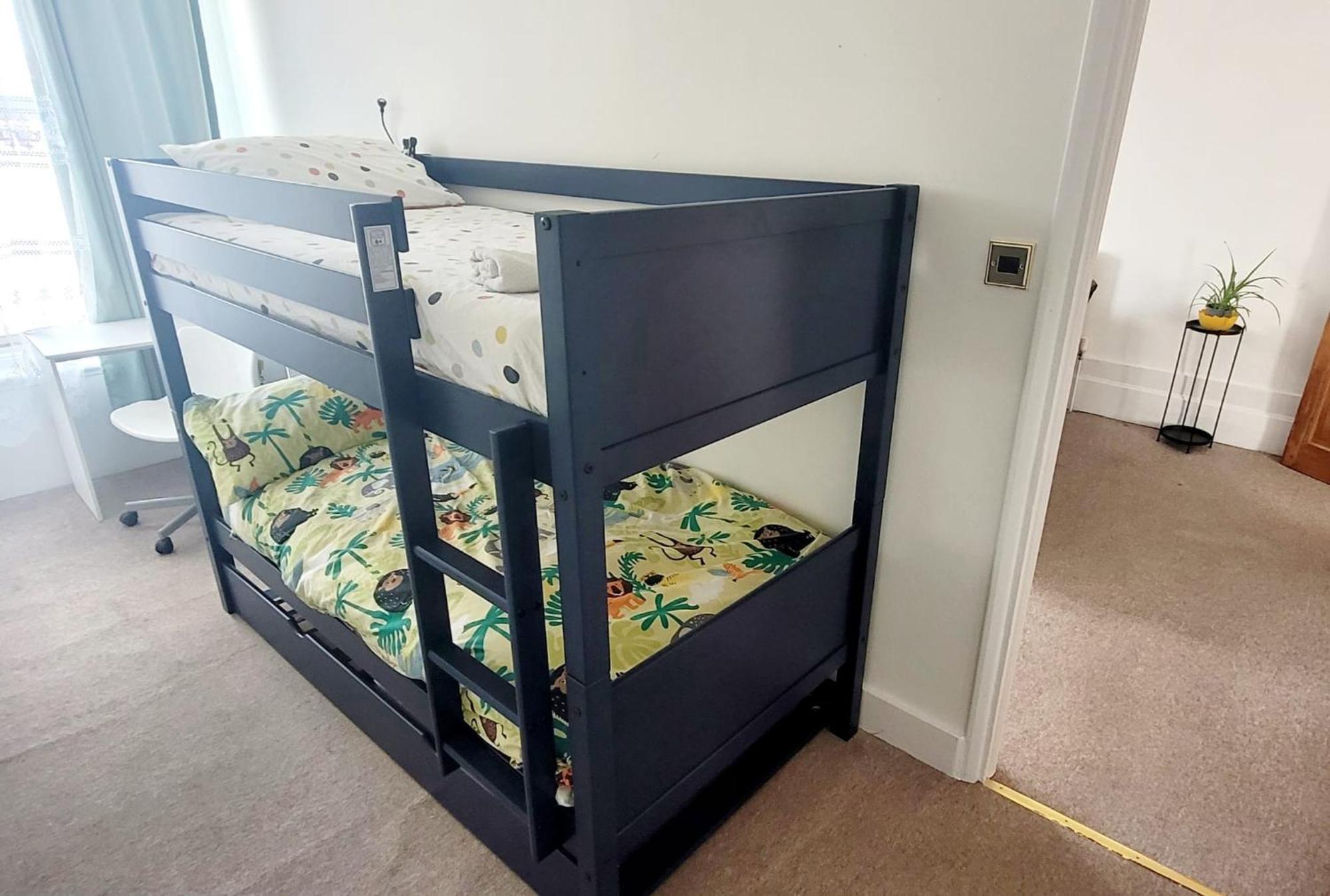 Stylish And Bright Flat In London N8 Turnpike Lane - Piccadilly Line Appartement Buitenkant foto