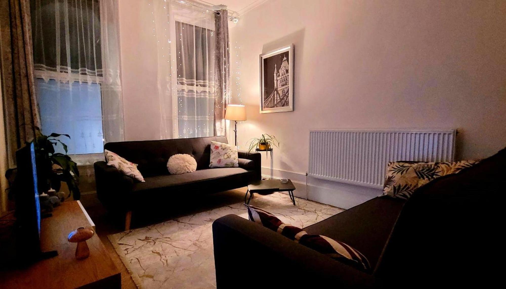 Stylish And Bright Flat In London N8 Turnpike Lane - Piccadilly Line Appartement Buitenkant foto