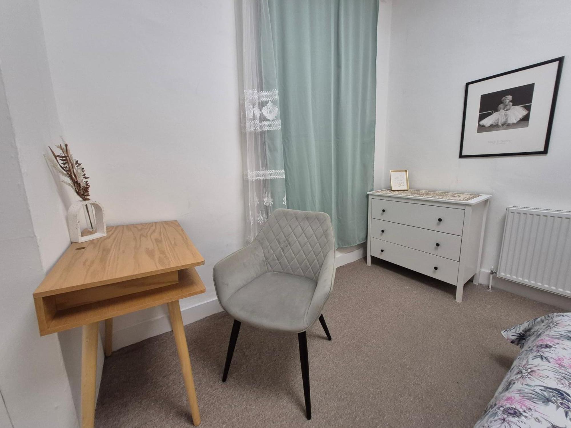 Stylish And Bright Flat In London N8 Turnpike Lane - Piccadilly Line Appartement Buitenkant foto